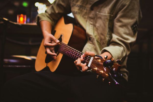 Centre de musique à Lyon : cours de guitare avec experts