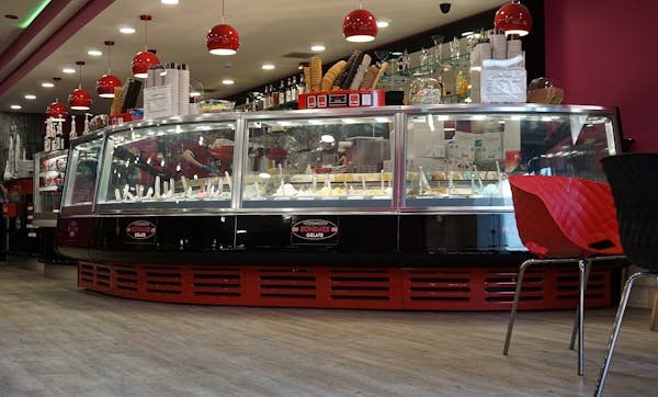 Le choix parfait de vitrine réfrigérée pour votre commerce